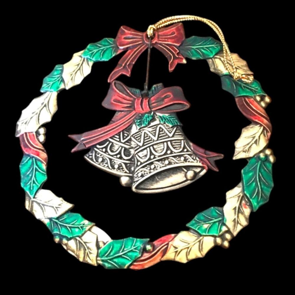 Vintage RUSS Heirloom Collection metal wreath with bow Christmas ornament